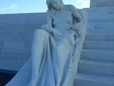 Exploration historique du Monument Canadien et Terril de Pinchonvalles 🇨🇦